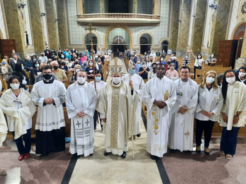 Dom Cícero preside missa por ocasião do X Encontro Mundial das Famílias - Jornal O São Paulo