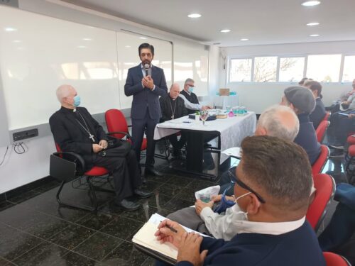 Prefeito de São Paulo dialoga com Dom Odilo e o clero atuante em Santana