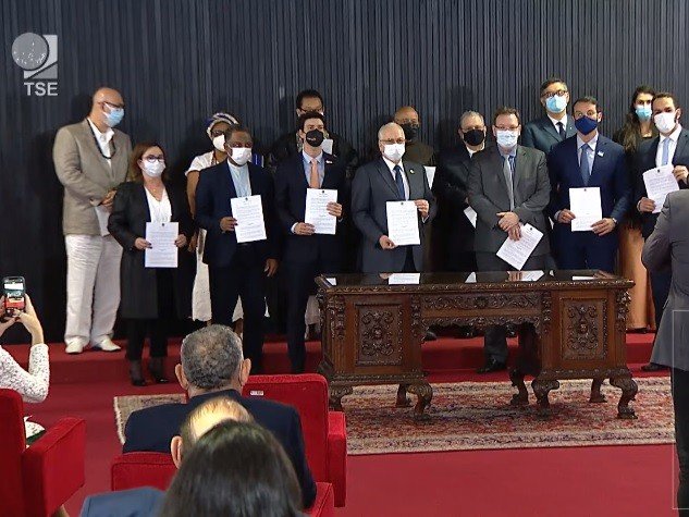 Em parceria com TSE, CNBB assina termo de cooperação em prol do diálogo e da paz nas eleições 2022 - Jornal O São Paulo