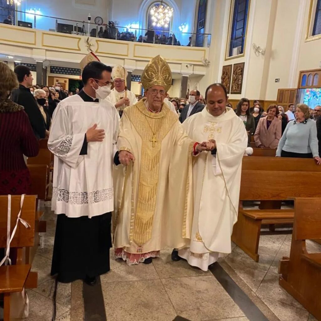 Fiéis e clérigos rendem graças a Deus pelos 65 anos de sacerdócio do Cardeal Geraldo Majella Agnelo - Jornal O São Paulo