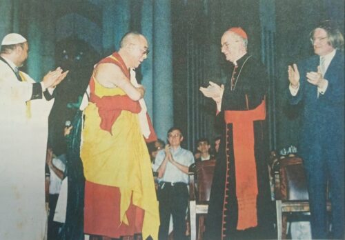 O histórico encontro com o dalai-lama na Catedral da Sé - Jornal O São Paulo