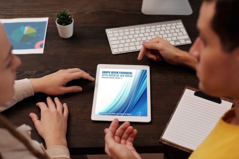 Comissão Pastoral da Juventude da CNBB lança livro-documento: “Grupo Jovem Paroquial: jeito jovem de ser Igreja” - Jornal O São Paulo