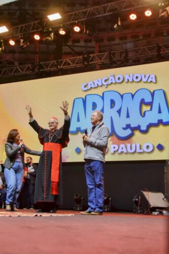 Cardeal Scherer marca presença no ‘Canção Nova Abraça São Paulo’