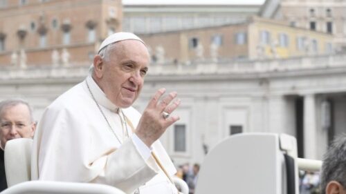 Após surpresa inicial, clima é de tranquilidade no Vaticano com recuperação do Papa Francisco - Jornal O São Paulo