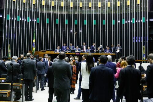 ‘Esquecidos’ pelos eleitores, senadores e deputados são indispensáveis para a democracia - Jornal O São Paulo