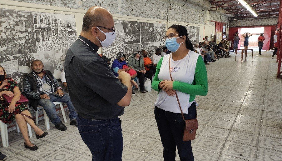 Dom Rogério Augusto das Neves visita os projetos da Rede Rua - Jornal O São Paulo