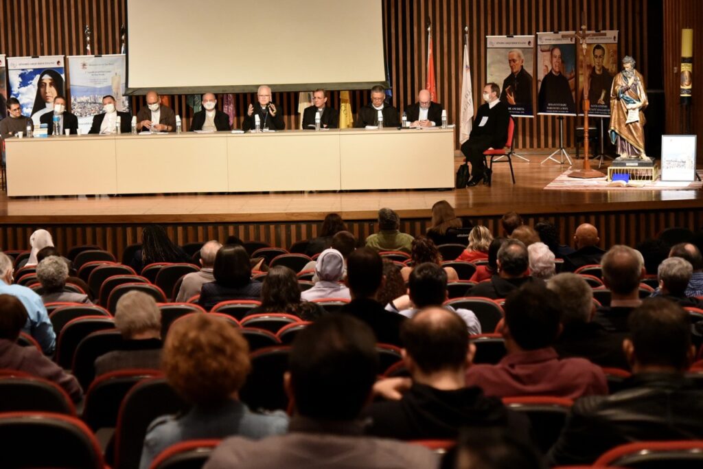 Um olhar para a Igreja no caminho de comunhão, conversão e renovação missionária - Jornal O São Paulo