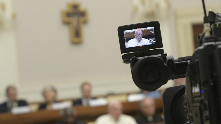 Papa se une a 25 artistas internacionais no Vaticano por ações de transformação cultural - Jornal O São Paulo