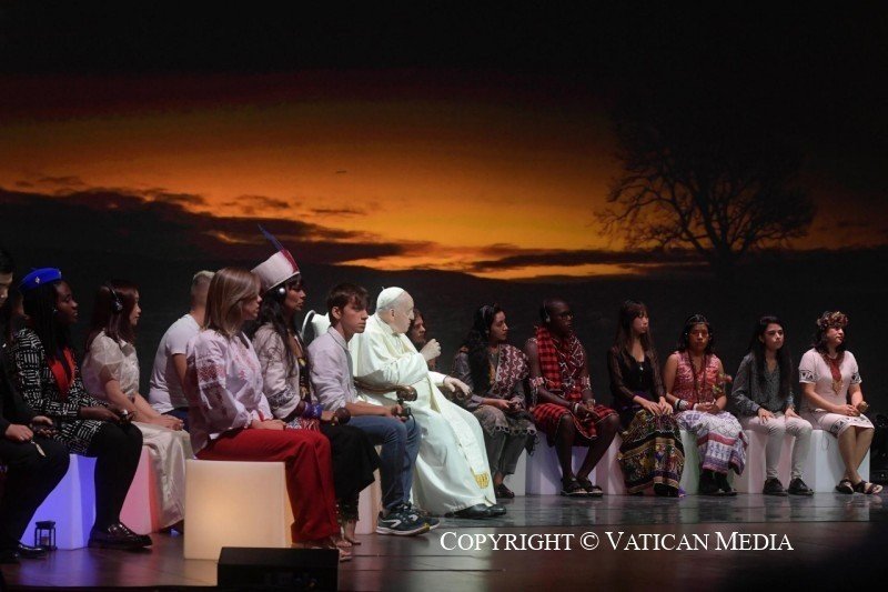 Em Assis, Papa pede aos jovens que construam uma economia de paz e amiga da terra - Jornal O São Paulo