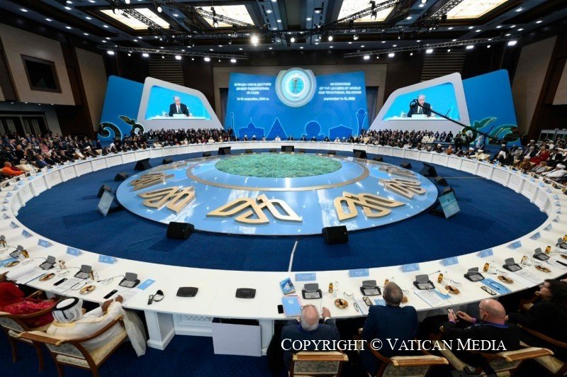 Papa a líderes religiosos: ‘Deus sempre conduz à paz, nunca à guerra’ - Jornal O São Paulo