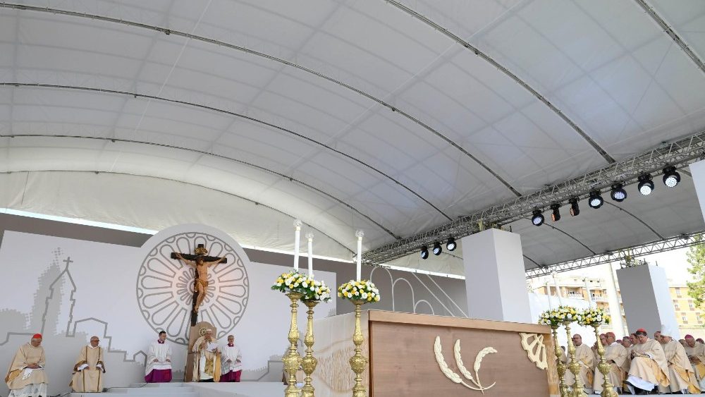 Papa na cidade de Matera: quem adora a Deus não é escravo de ninguém - Jornal O São Paulo