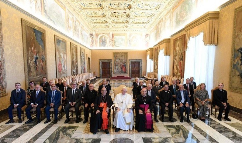 O Papa, Caritas: oferecer à pessoa uma porta aberta para uma vida nova - Jornal O São Paulo