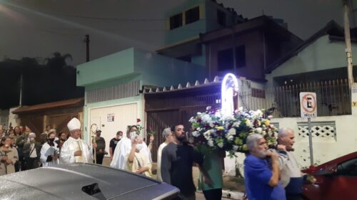 Dom Carlos Silva preside missa e participa da festa de Santa Teresinha - Jornal O São Paulo
