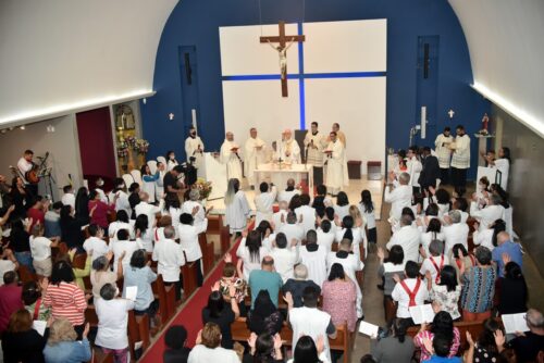 Dom Odilo dedica altar e igreja matriz da Paróquia Santa Teresinha do Menino Jesus - Jornal O São Paulo