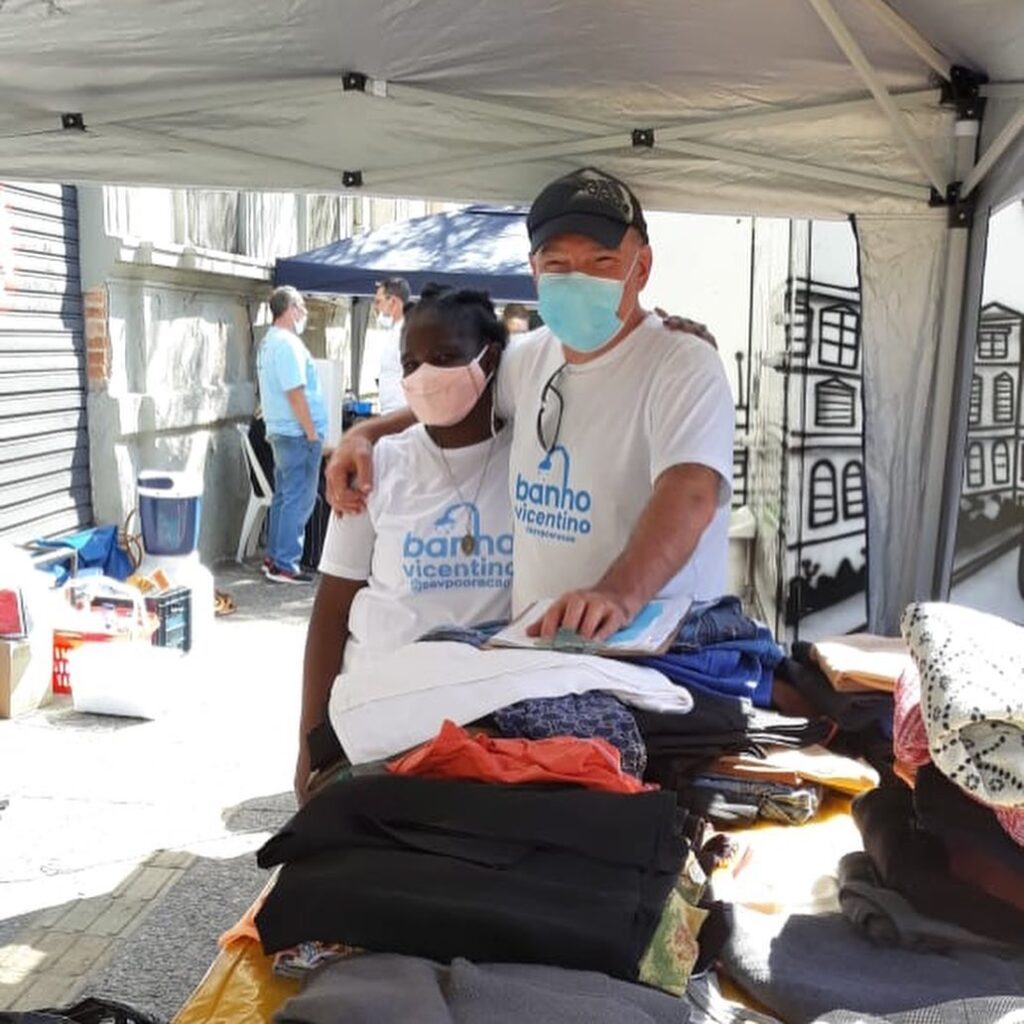 ‘Banho Vicentino’ e Liceu Sagrado Coração de Jesus fazem ações sociais permanentes na região da ‘Cracolândia’ - Jornal O São Paulo