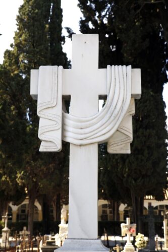 A Igreja ensina a rezar por aqueles que já morreram - Jornal O São Paulo