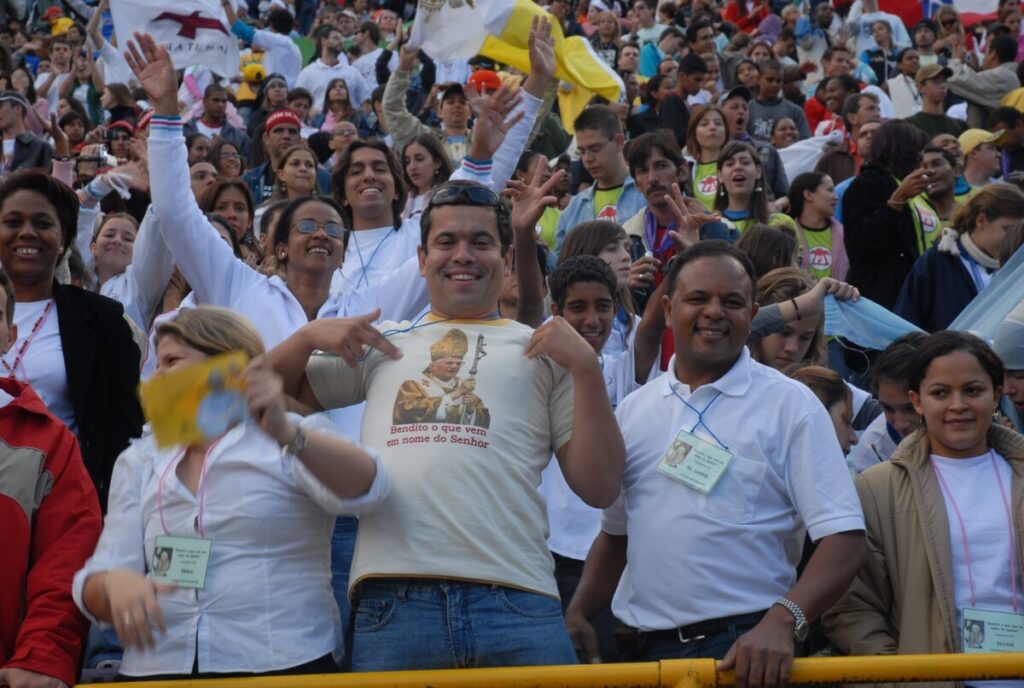 Bento XVI aos jovens em SP: ‘Não desperdiceis a vossa juventude’ - Jornal O São Paulo