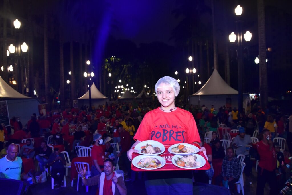 No Natal dos Pobres, a solidariedade acalenta os ‘irmãos da rua’ - Jornal O São Paulo