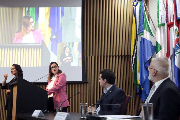 Brasil transmite à Hungria a liderança dos países que defendem a vida desde a concepção - Jornal O São Paulo