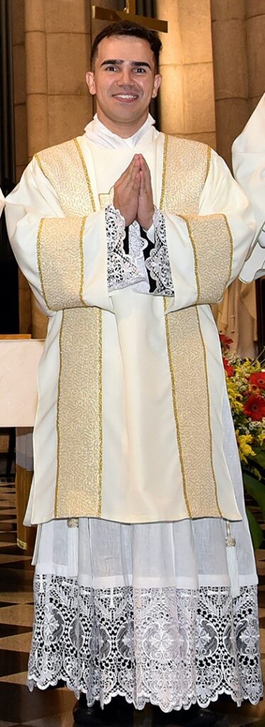 Cardeal Scherer ordena 7 diáconos para servir à Igreja - Jornal O São Paulo