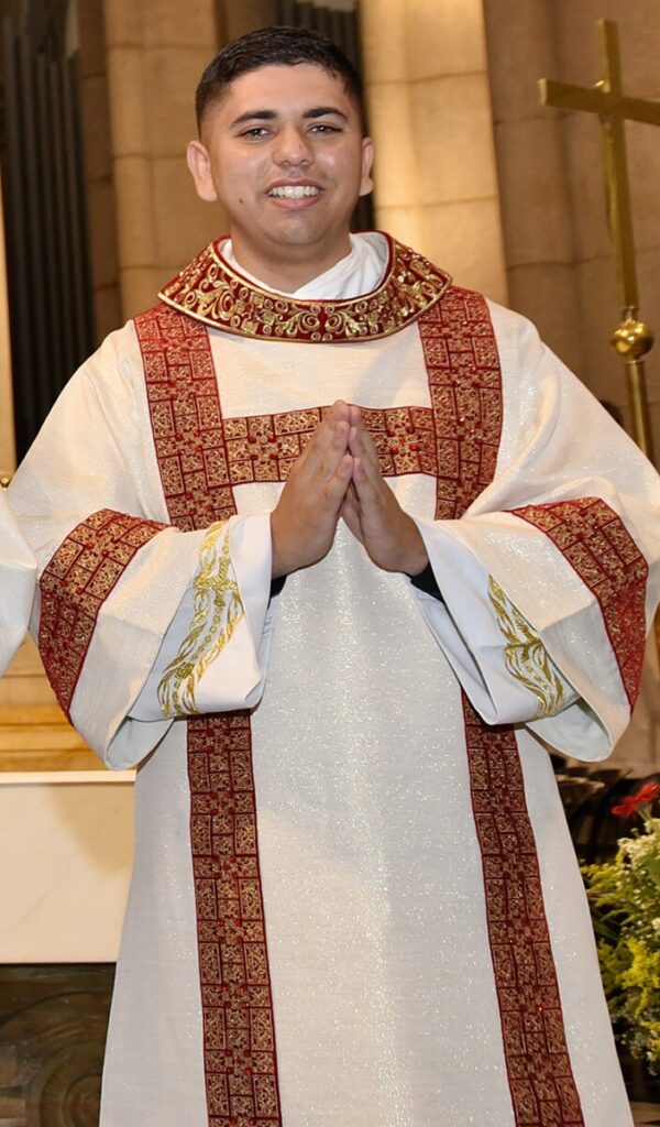 Cardeal Scherer ordena 7 diáconos para servir à Igreja - Jornal O São Paulo