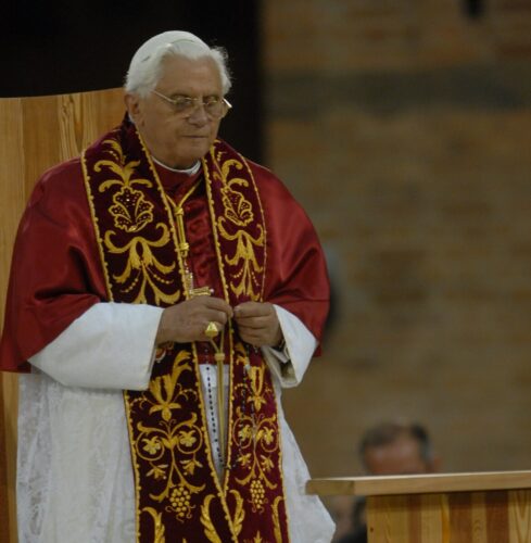 A oração dos católicos da Ásia pelo Papa Emérito Bento XVI - Jornal O São Paulo