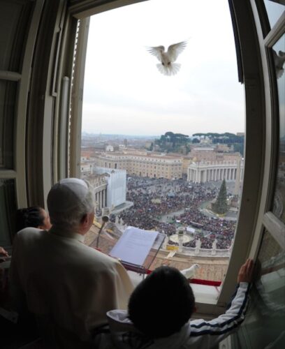 Entrevista – ‘Bento XVI foi sacerdote de fé no amor de Deus e de permanente serviço e oração pela Igreja’ - Jornal O São Paulo