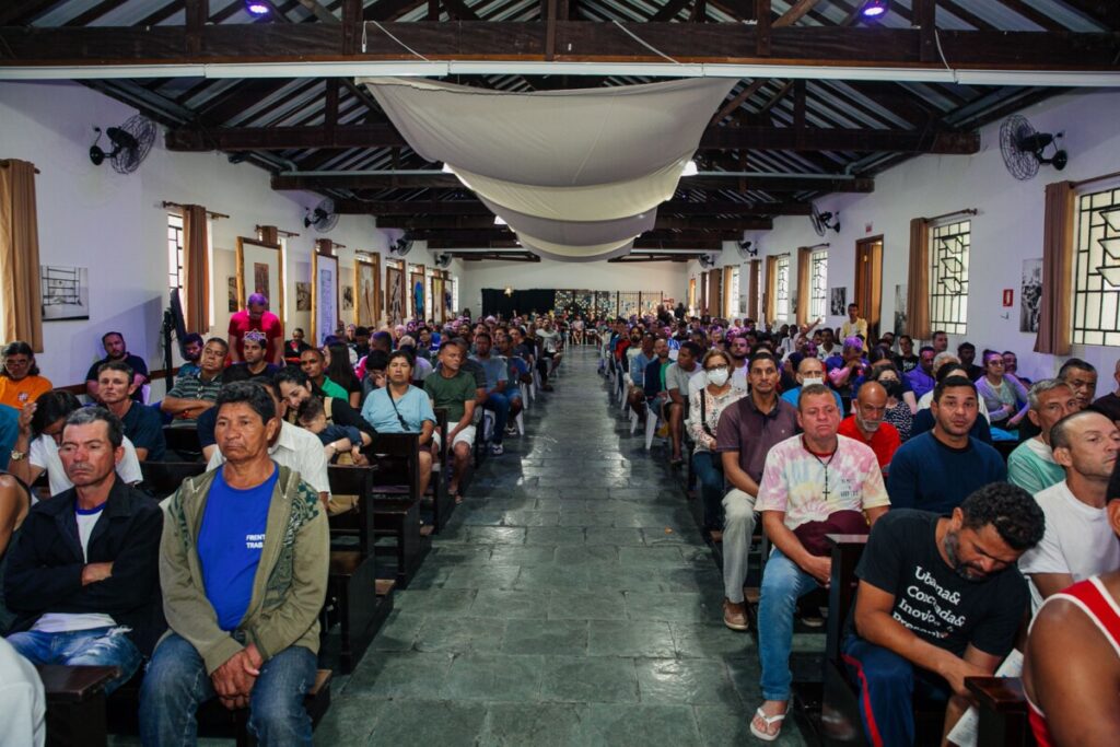 ‘Ele se esvaziou de sua glória por cada um de nós’, diz Dom Odilo no Natal do Arsenal da Esperança - Jornal O São Paulo