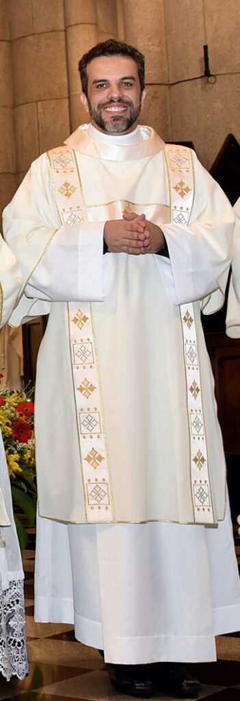 Cardeal Scherer ordena 7 diáconos para servir à Igreja - Jornal O São Paulo