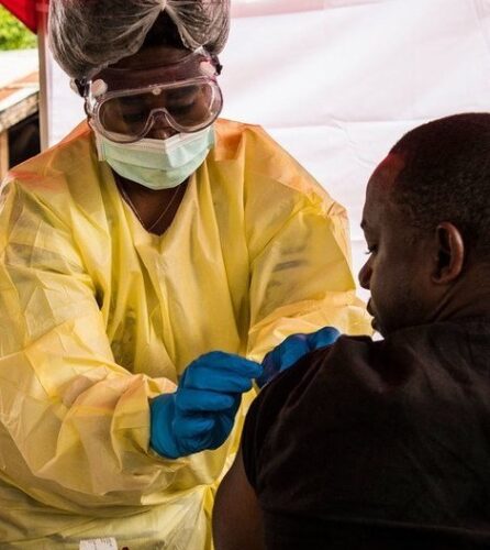 OMS vê sinais de esperança para 2023 com redução de surtos e pandemia - Jornal O São Paulo