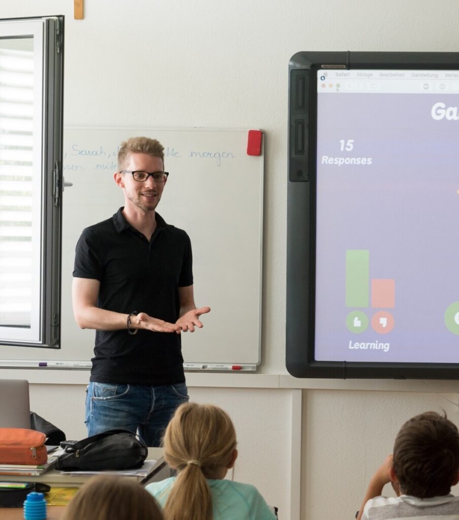 Cinco estados no Brasil não cumprem piso nacional dos professores - Jornal O São Paulo