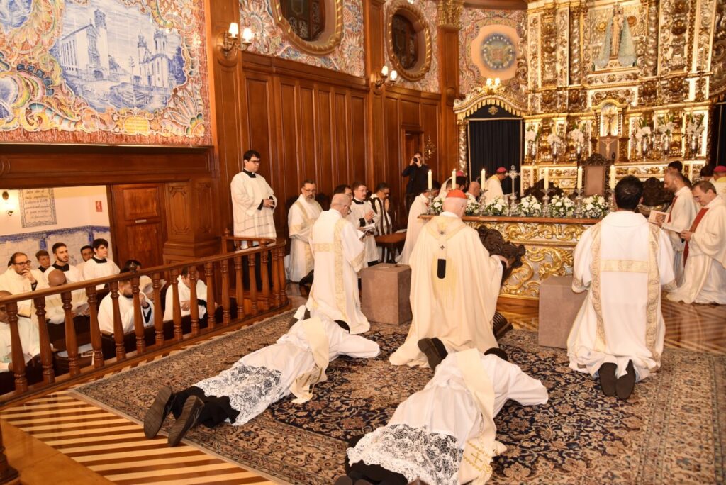 Cardeal Scherer ordena dois novos padres para a Arquidiocese de São Paulo