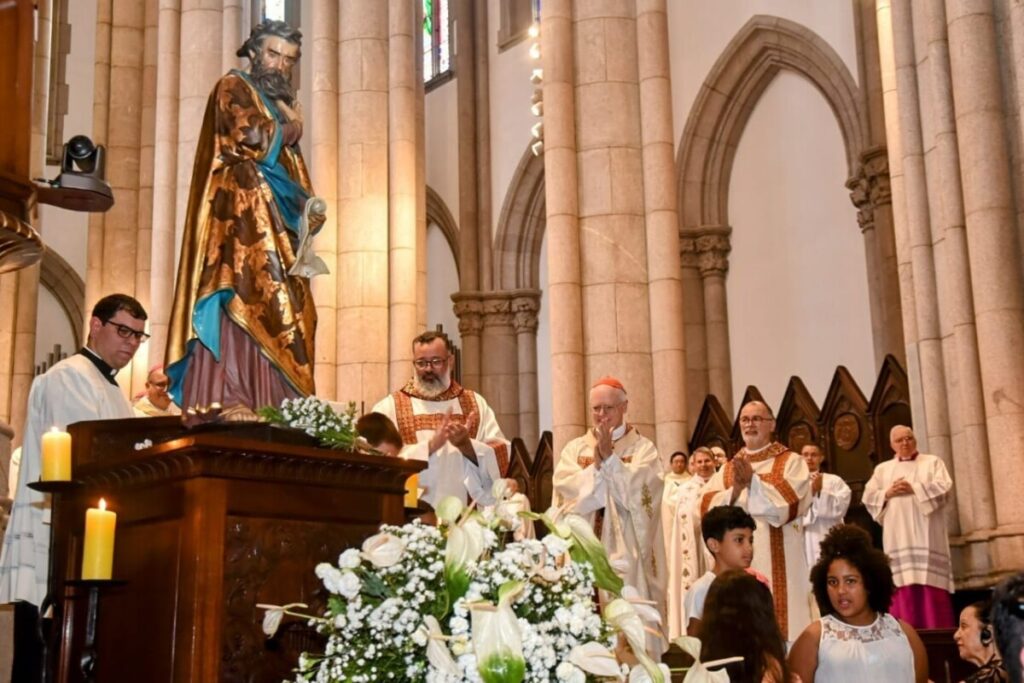 ‘Que São Paulo Apóstolo nos contagie com seu vigor e coragem para a realização do bem’