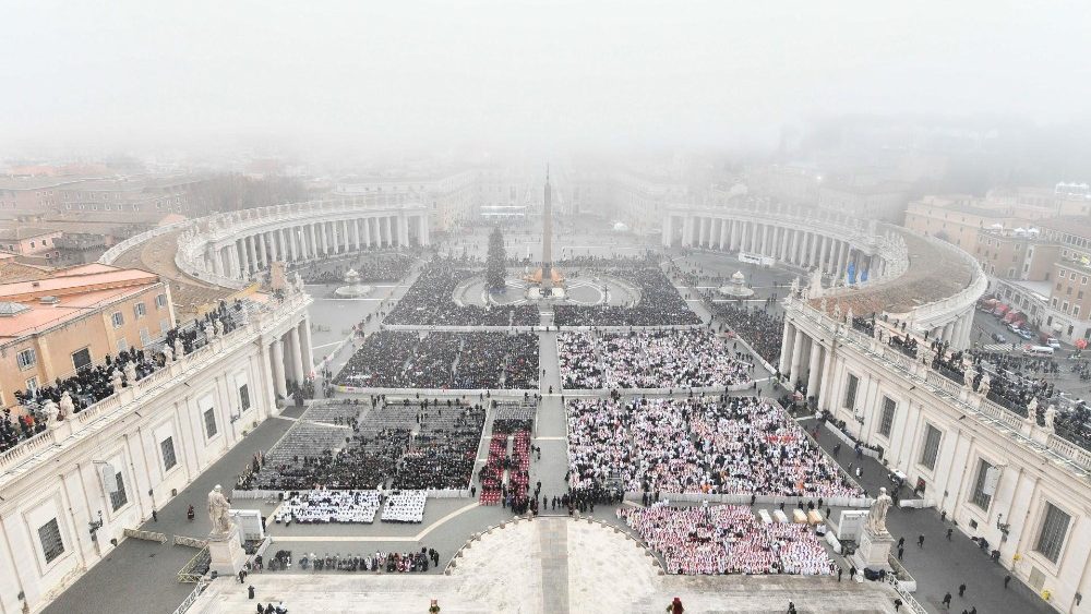 O adeus a Bento XVI: ‘Pai, nas tuas mãos entregamos o seu espírito’ - Jornal O São Paulo