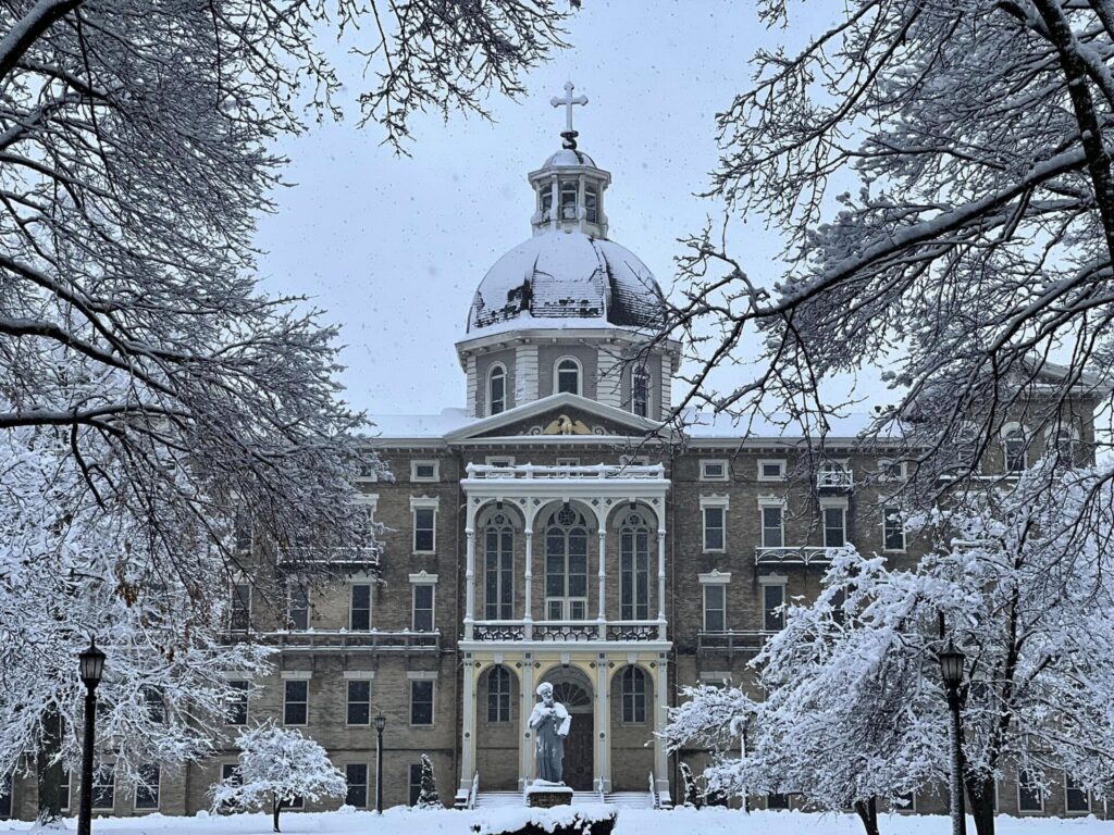 Padre é impedido de ouvir confissões depois de defender a quebra do sigilo em casos de abuso sexual - Jornal O São Paulo