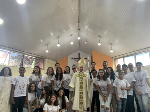 Região Belém: Fiéis participam de missas com crismas e da posse de pároco - Jornal O São Paulo