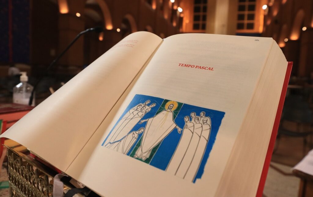 Semana de Liturgia oferece formações sobre o novo Missal Romano - Jornal O São Paulo