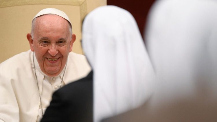 Papa pede a religiosas que se abram à doçura do Espírito e evitem amarguras - Jornal O São Paulo