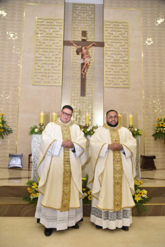 Cardeal Scherer ordena 2 padres para a Arquidiocese de São Paulo