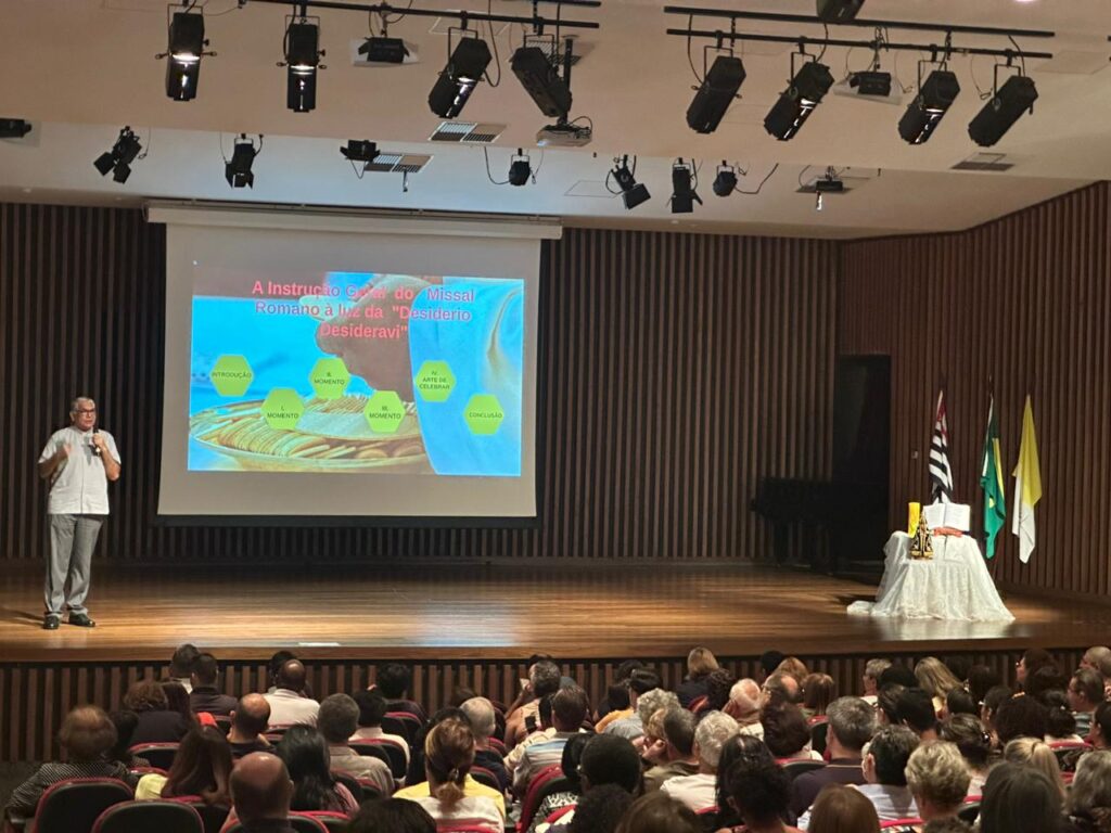 Evento destaca o Missal Romano à luz da carta Desiderio desideravi - Jornal O São Paulo