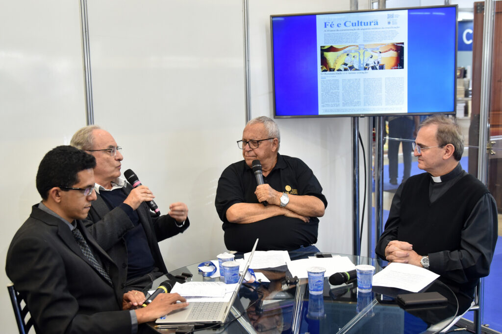 Comunicadores fazem experiência de imersão no estande da Arquidiocese de São Paulo