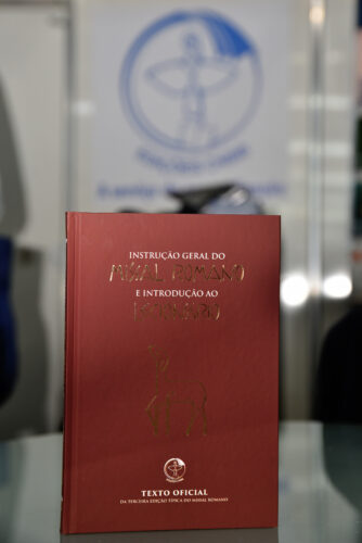 Igreja no Brasil inicia o caminho de implementação da nova tradução do Missal Romano - Jornal O São Paulo