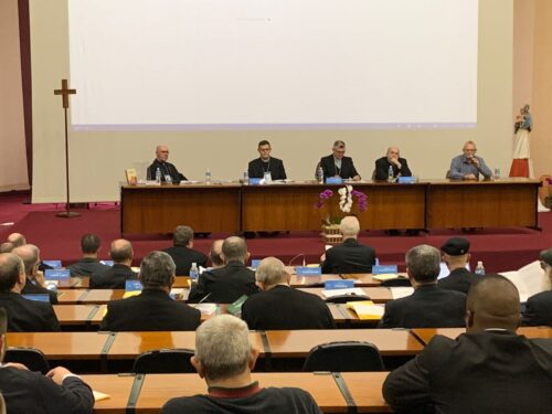 Momento de oração e relatório pastoral marcam início da Assembleia do Episcopado paulista em Indaiatuba - Jornal O São Paulo