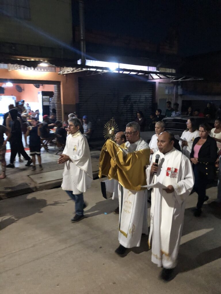 Jesus Eucarístico está no meio de nós - Jornal O São Paulo