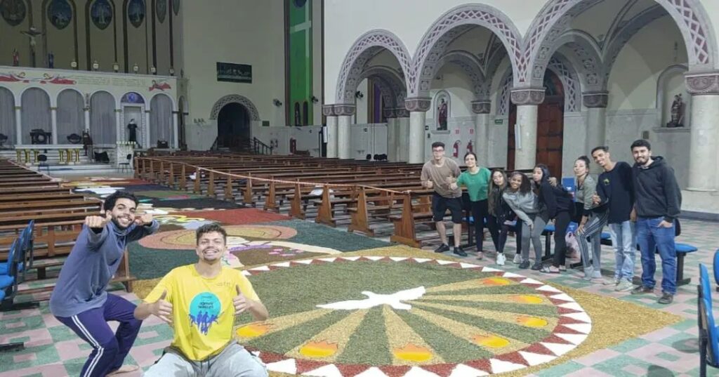 Jesus Eucarístico está no meio de nós - Jornal O São Paulo