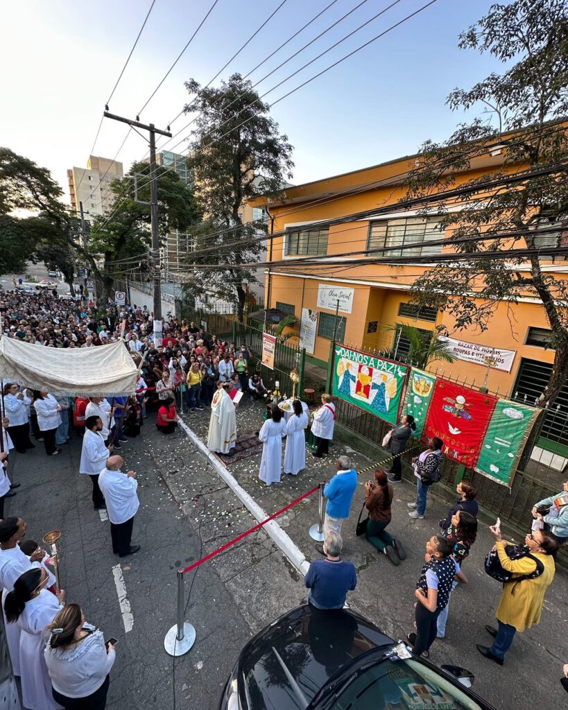 Jesus Eucarístico está no meio de nós - Jornal O São Paulo