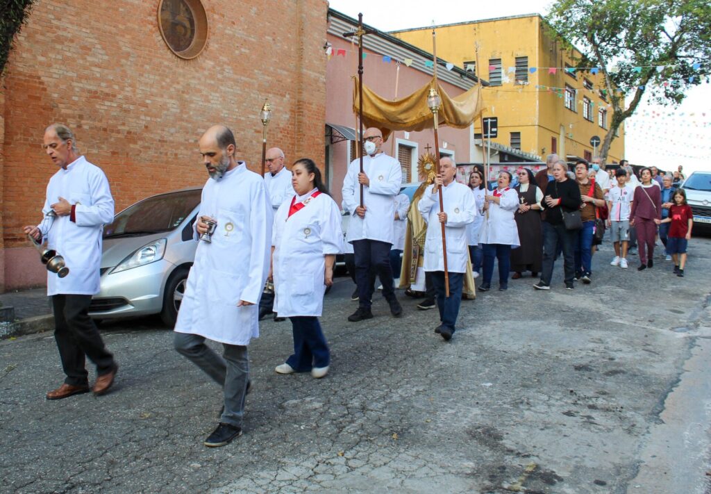 Jesus Eucarístico está no meio de nós - Jornal O São Paulo