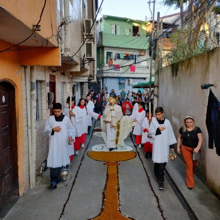 Jesus Eucarístico está no meio de nós - Jornal O São Paulo