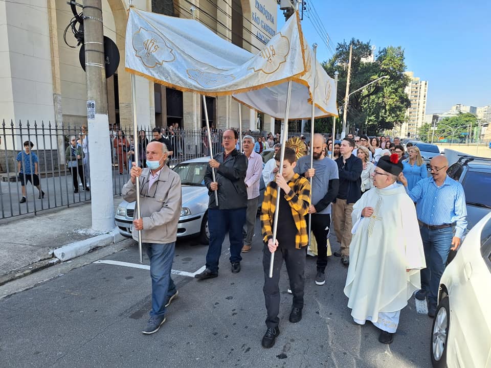 Jesus Eucarístico está no meio de nós - Jornal O São Paulo