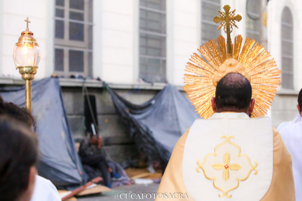 Jesus Eucarístico está no meio de nós - Jornal O São Paulo